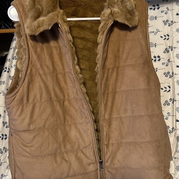 Reversible WInter Vest - Picture 3 of 8